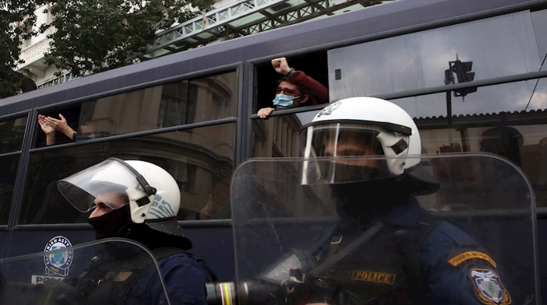Desde hace años, en la conmemoración de la Revuelta de la Politécnica de Atenas se han presentado manifestaciones, enfrentamientos entre civiles y la fuerzas del orden, así como arrestos. 