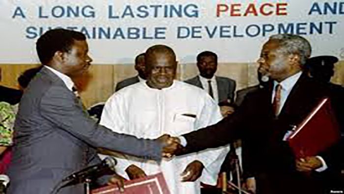 La firma del protocolo de Lusaka puso fin a la guerra civil en Angola.
