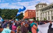 En Guatemala, desde el sábado en que comenzaron masivas manifestaciones, no se detiene la demanda de la renuncia de Gianmmattei.