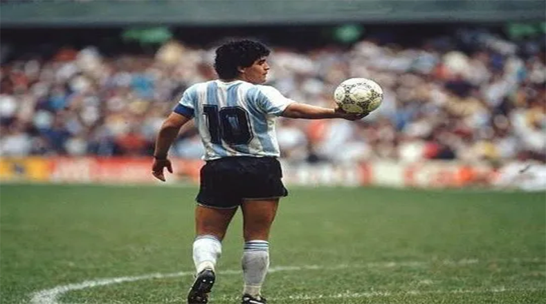 Maradona jugó cuatro mundiales, llevando a la Selección de Argentina ha ser una de las mejores del fútbol a nivel mundial