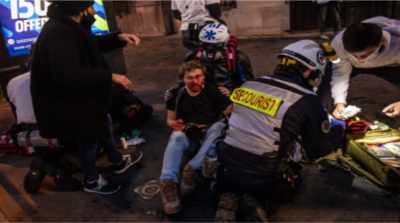 Las protestas contra la violencia policial y la legislación de seguridad mundial, trascendieron en enfrentamientos que ocasionaron varios heridos y detenciones. 