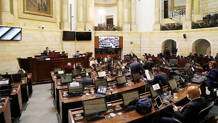 Los senadores aprobaron un artículo para depurar el censo electoral, a raíz de las denuncias hechas por el senador Iván Cepeda.