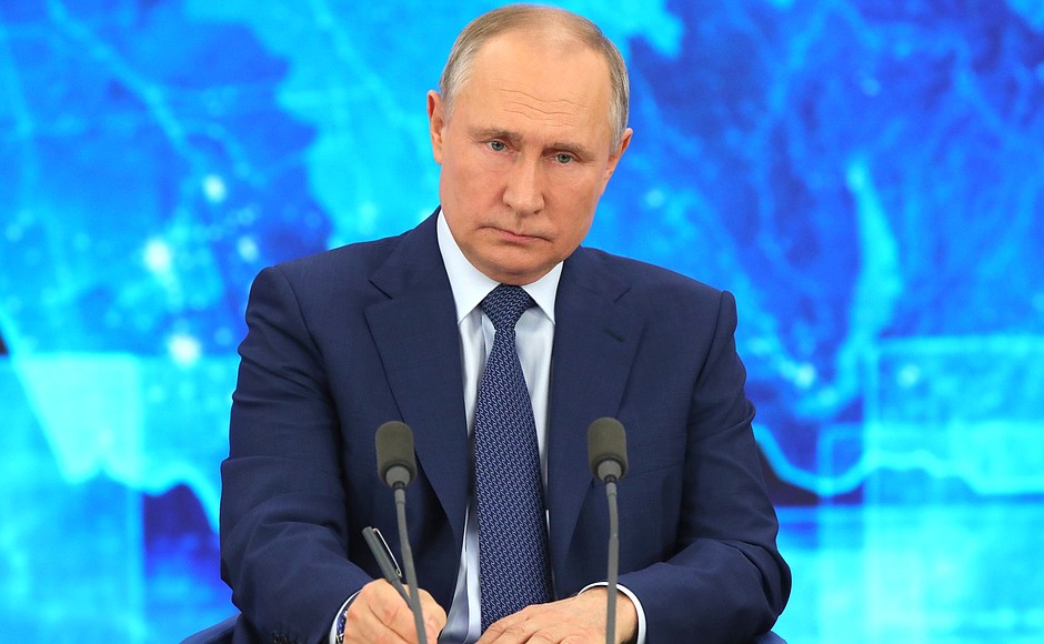 El presidente Vladimir Putín llamó a la adhesión de principios humanistas en la política exterior global, eliminando las restricciones y bloqueos comerciales.