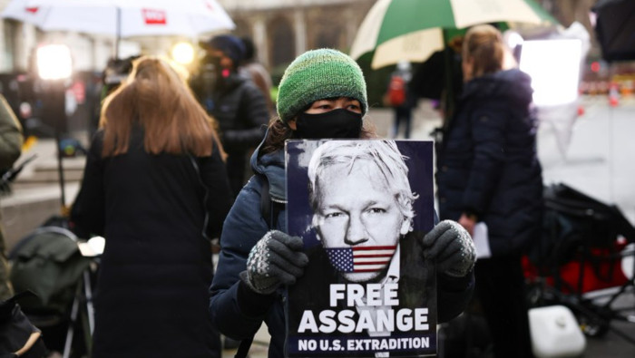 La jueza británica entendió que había riesgo de suicidio debido a la depresión que tiene Assange tras su encierro en la embajada de Ecuador en Londres y en cárceles británicas.