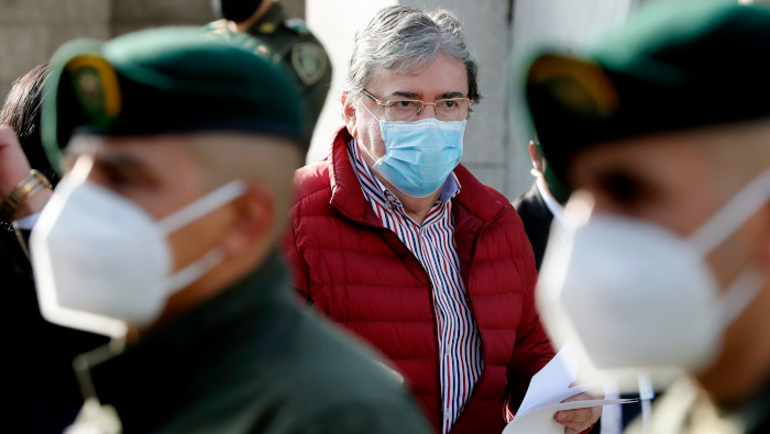 El ministro colombiano se encuentra aislado y en buen estado de salud, guardará la cuarentena obligatoria.
