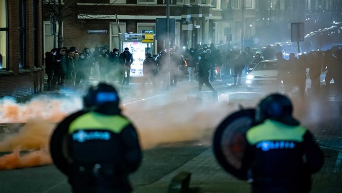Durante varias noches se han vivido batallas campales entre los manifestantes y la policía.