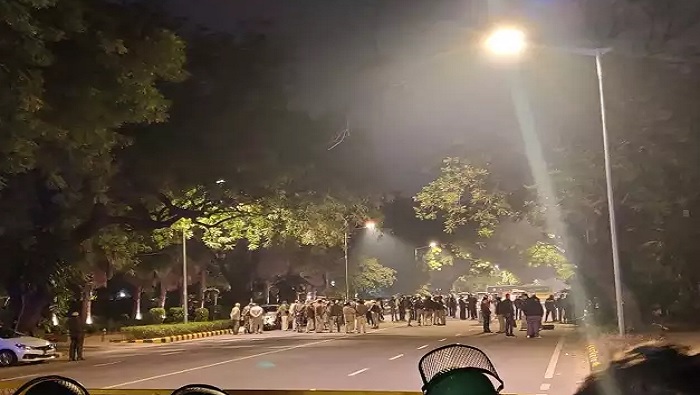 Tras la explosión, unidades policiales acordonaron la céntrica zona de Nueva Delhi donde se ubica la Embajada de Israel.