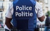 Un gran despliegue policial en la zona de la estación Oeste de la capital belga toma el espacio tras reportarse el incidente. 