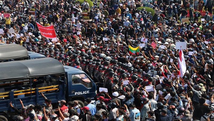Las protestas pacíficas contra la junta militar han sido las mayores realizadas en décadas en Myammar.