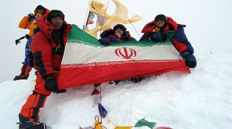 El presidente del Club de Montañismo Himalaya de la provincia de Alborz declaró que, en el marco del 42º aniversario de la victoria de la Revolución Islámica, un grupo de montañeros izarán próximamente la bandera de Irán en el pico del Damavand.