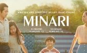 Minari, dirigida por Lee Isaac Chung, narra la vida de una familia de inmigrantes coreanos en EE.UU.