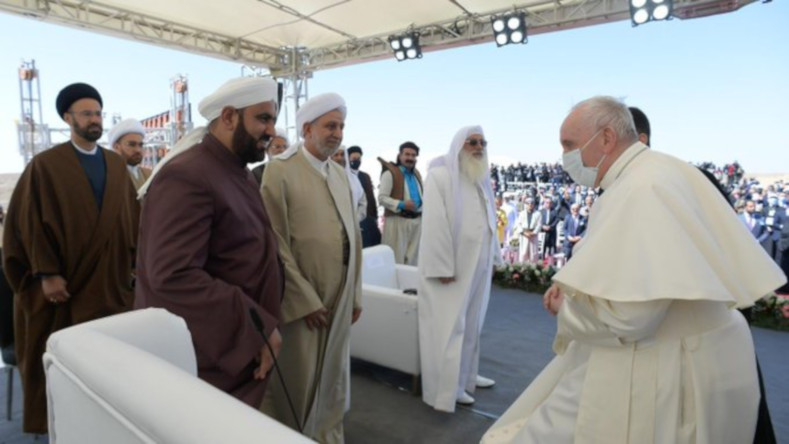 El segundo día del papa en Irak, estuvo marcado por el encuentro interreligioso con lideres de otras confesiones en la llanura Ur de los Caldeos.
