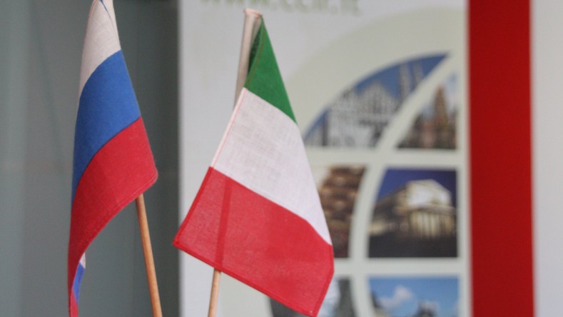 El acuerdo italo-ruso permitirá que el país peninsular europeo pueda disponer de unas 10 millones de dosis adicionales a fin de año.