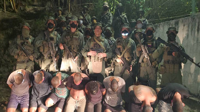 Militares venezolanos detienen a un grupo de mercenarios pertenecientes a la Operación Gedeón.