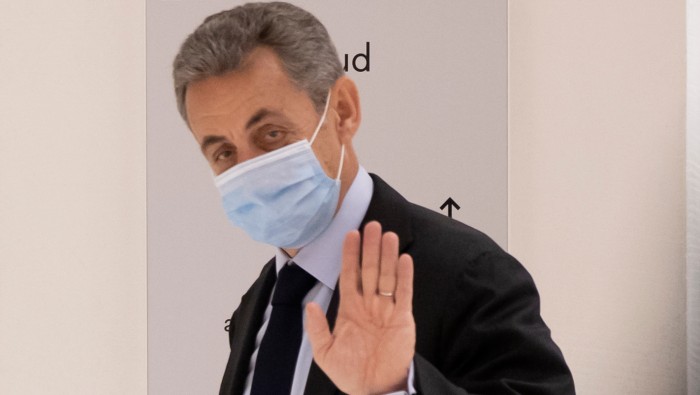 El 1 de marzo, Sarkozy fue condenado a 3 años por delitos de corrupción y tráfico de influencias