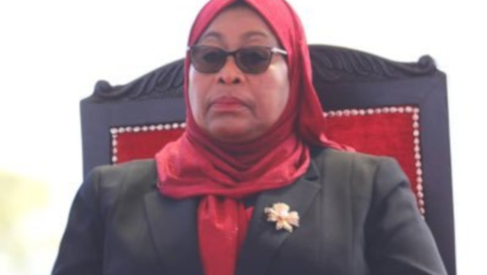 La nueva presidenta concluirá en 2025 el mandato para el que fue electo el fallecido gobernante Magufuli.