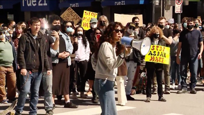 La reconocida actriz Sandra Oh lideró las manifestaciones en la ciudad de Pittsburg.