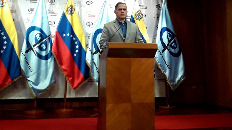 Tarek William Saab recordó que el exdiputado Juan Guaidó enfrenta una veintena de probables causas penales.