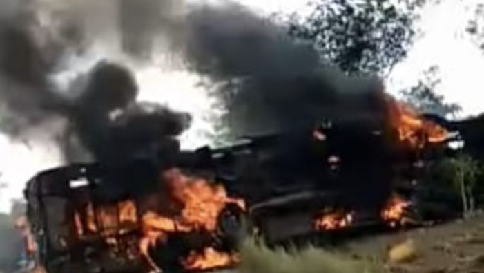 El autobús accidentado se incendió, por lo que la mayoría de las víctimas murió por quemaduras.