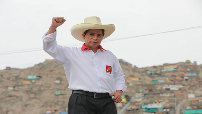 Ante los resultados, el candidato del izquierdista, Perú Libre, Pedro Castillo, quien se ubicaría en primer lugar, declaró que  