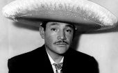 Javier Solís, voz emblemática del bolero ranchero perdió la vida el 19 de abril de 1966 cuando solo contaba con 34 años de edad. Con él se fue toda una manera de entonar la canción romántica mexicana. A 55 años de su partida, México y Latinoamérica lo recuerdan con gratitud.