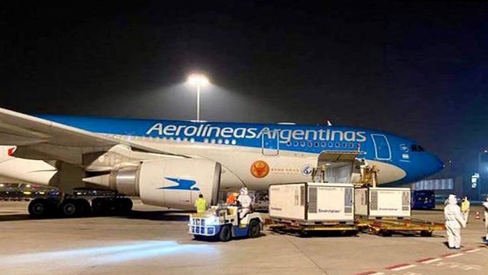 Según el presidente de Aerolíneas Argentinas, Pablo Cariani la aeronave encargada del viaje presentó un retraso.
