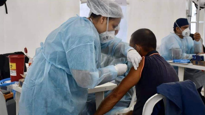 A pesar de haber iniciado la campaña de vacunación hace varias semanas, la misma aun no tiene efectos sobre la trasmisión de la enfermedad, dice el Ministerio de Salud local.