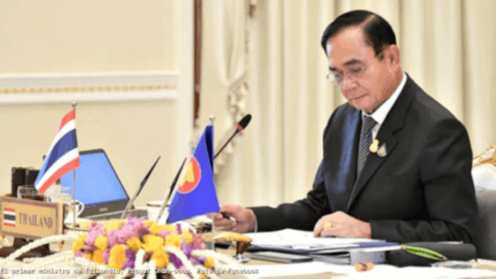 La imagen de Prayut sin llevar mascarilla provocó que muchos tailandeses criticaran al mandatario en las redes sociales.