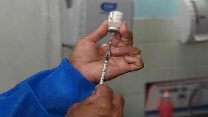 Las autoridades sanitarias de Paraguay tratan de esclarecer diversas irregularidades en la vacunación contra el coronavirus.