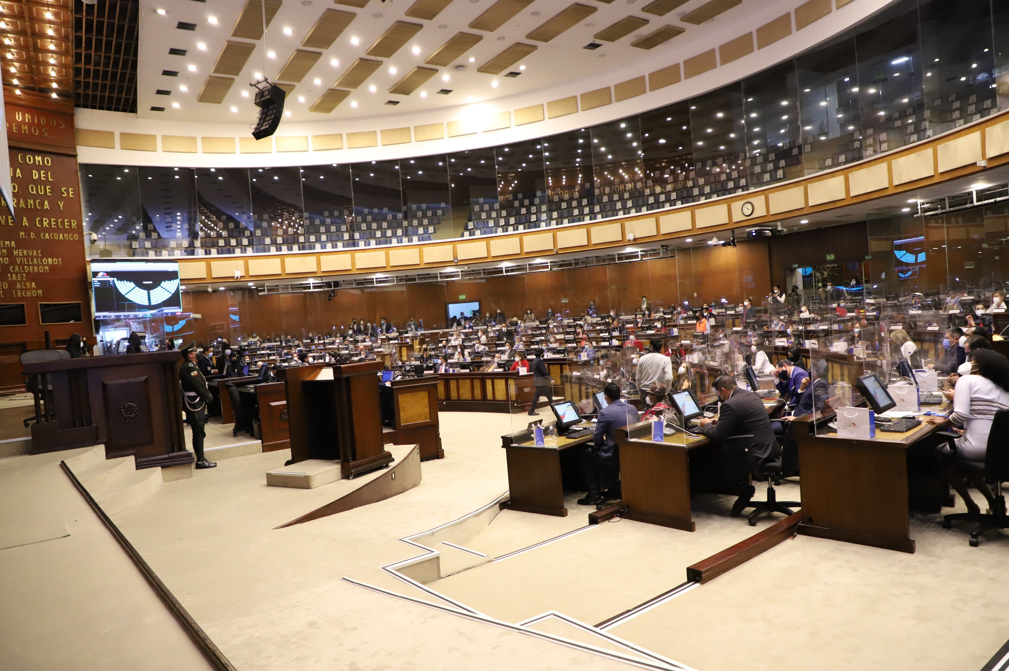 Con un aforo de 137 asambleístas, y bajo estrictas medidas de seguridad, la sesión destacó la necesidad de unión multicultural.