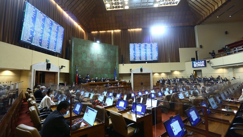 La Cámara de Diputados de Chile aprobó, no obstante, una reducción temporal del IVA mientras dure el estado de calamidad provocado por la pandemia de la Covid-19.