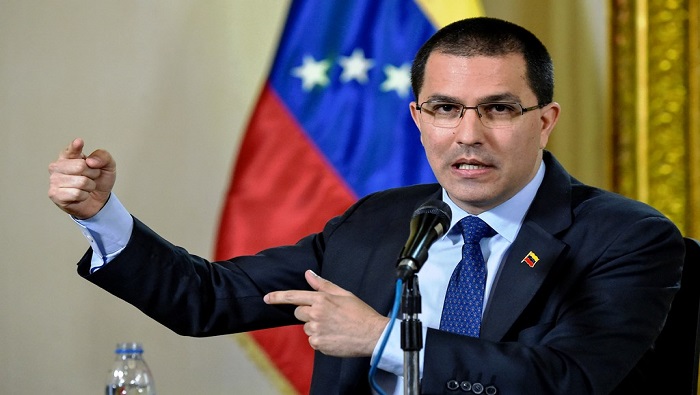 El diplomático venezolano calificó como un crimen la acción tomada contra el país suramericano en medio de la lucha contra la pandemia.