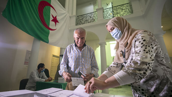 El ente electoral argelino ha dispuesto 61.543 colegios electorales en todo el país para que los ciudadanos expresen su voto.
