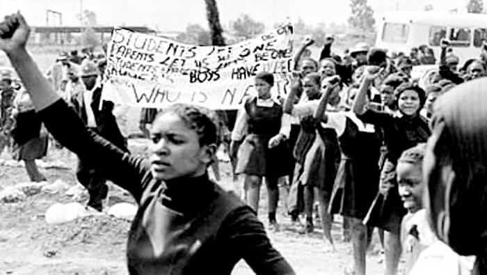 El apartheid produjo, desde sus inicios, resistencia y levantamientos populares por parte de los africanos. 
