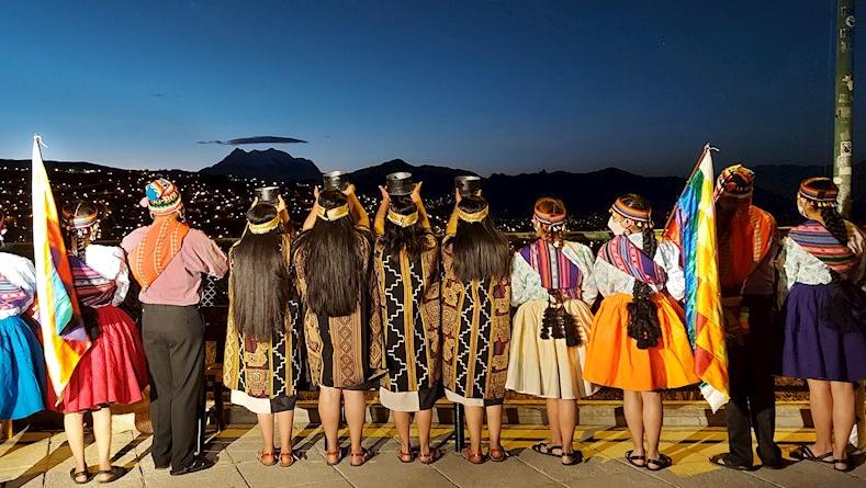 Esta celebración se lleva a cabo en ocasión del solsticio de invierno también conocido como el "willka kuti", el cual traducido del aymara significa el retorno o renacer del sol.