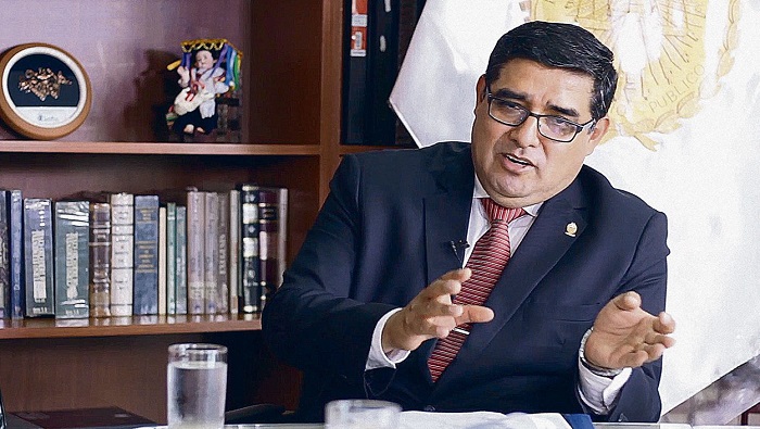 De acuerdo con la ley, el fiscal supremo Víctor Rodríguez Monteza dispone de tres días para asumir el cargo.
