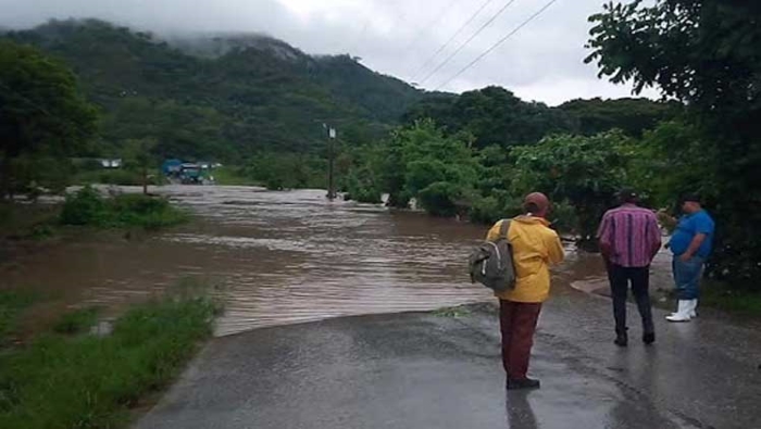 Las precipitaciones de la tormenta tropical han abarcado la mayor parte de la región oriental y la totalidad de la central, provocando desbordes de ríos. 