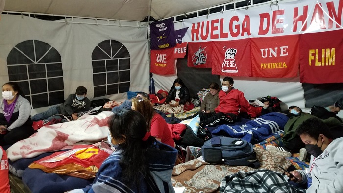 La huelga de hambre es por la recuperación de derechos de la educación, precisó la Juventud Revolucionaria de Ecuador.