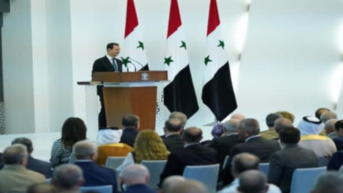 El presidente sirio, Bachar al Assad, tomó posesión de su cargo en una ceremonia en el Palacio Presidencial.