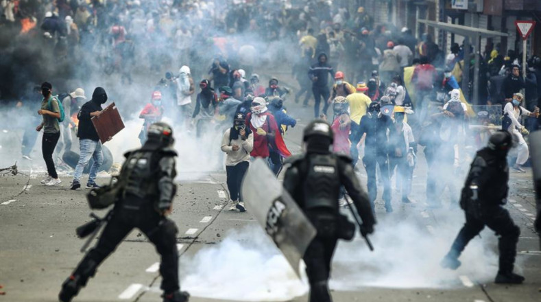 En la ciudad de Cali las protestas estuvieron protagonizadas por los enfrentamientos entre la policía y los manifestantes. l