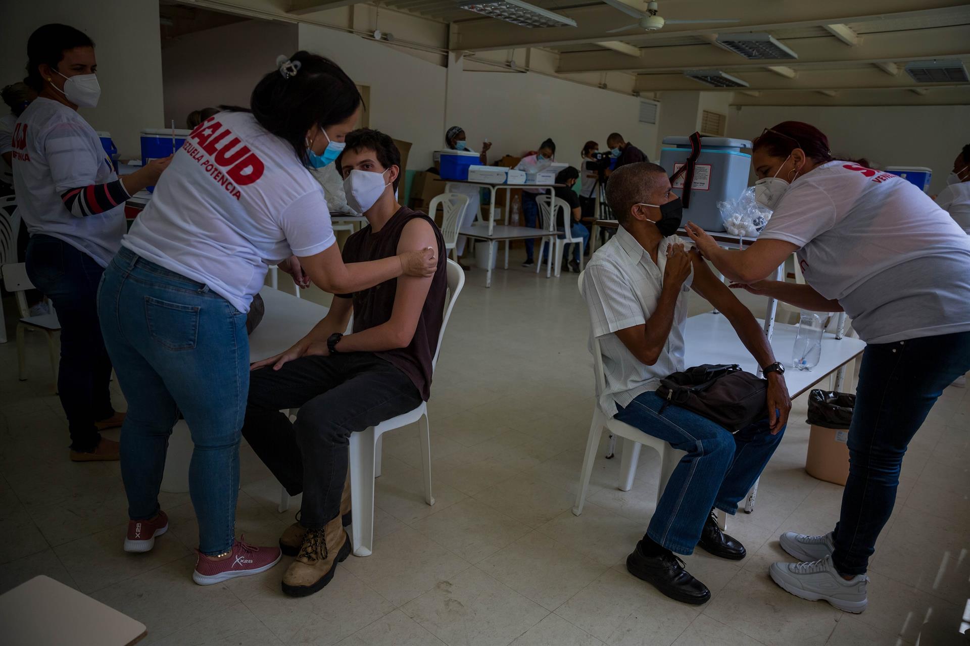 Hasta inicios de julio, la OPS reportó que menos del 5 por ciento de la población latinoamericana y caribeña fue inmunizada contra el virus.