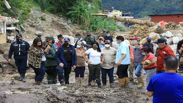 Delcy Rodríguez dijo que continúan las labores de búsqueda y rescate en la que participan efectivos de las fuerzas armadas, bomberos y protección civil.