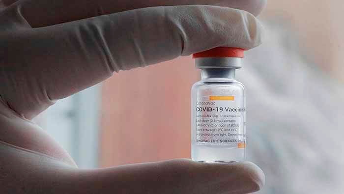 La vacuna Coronavac fue la primera que comenzó a aplicarse en Brasil en la campaña de vacunación contra el coronavirus.