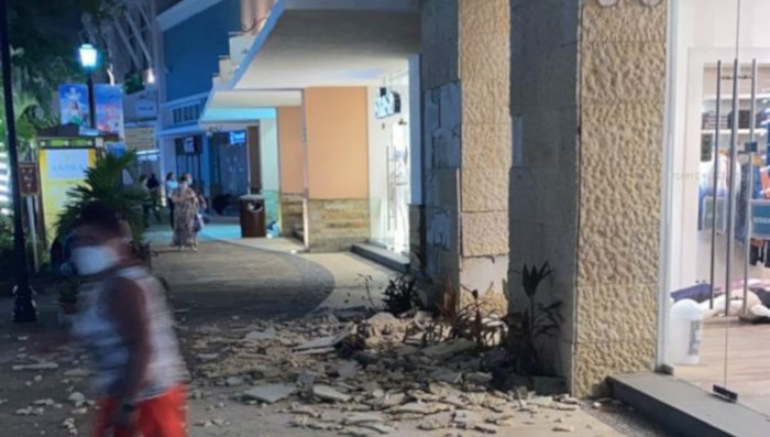 Negocios y hoteles en Acapulco, epicentro del sismo, reportaron daños materiales menores.
