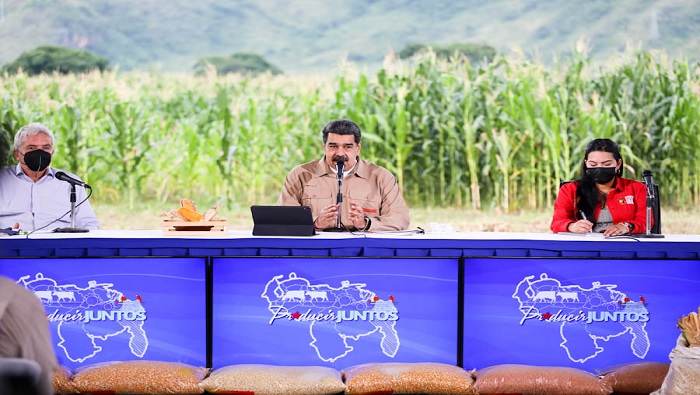 El mandatario venezolano también reiteró la importancia de trabajar la tierra para que el país produzca lo que necesita la población.