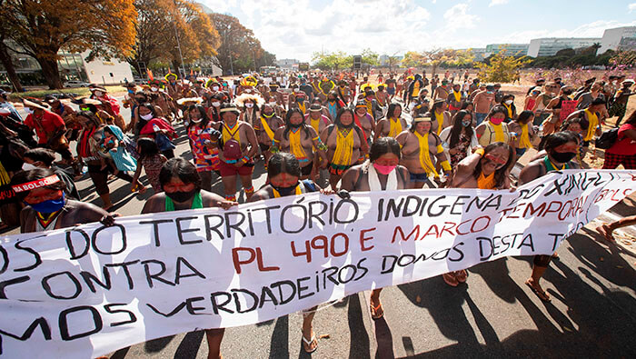 Cientos de indígenas se mantienen en la capital brasileña desde mediados de agosto esperando la decisión del STF.