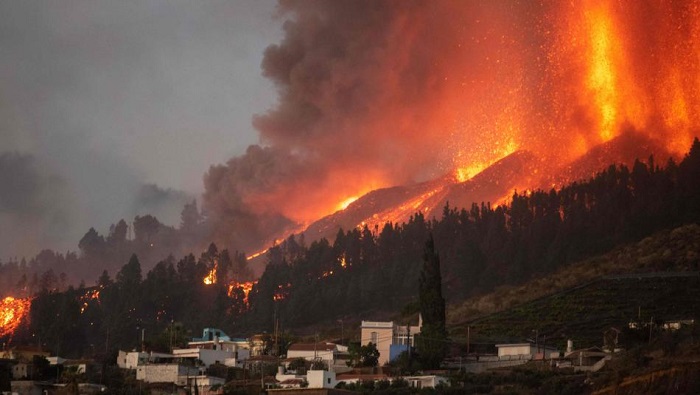 La violenta erupción del Cumbre Vieja forzó a la evacuación de más de 6.000 personas.