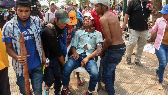 Al menos 19 campesinos e indígenas resultaron heridos por la represión policial en Paraguay.
