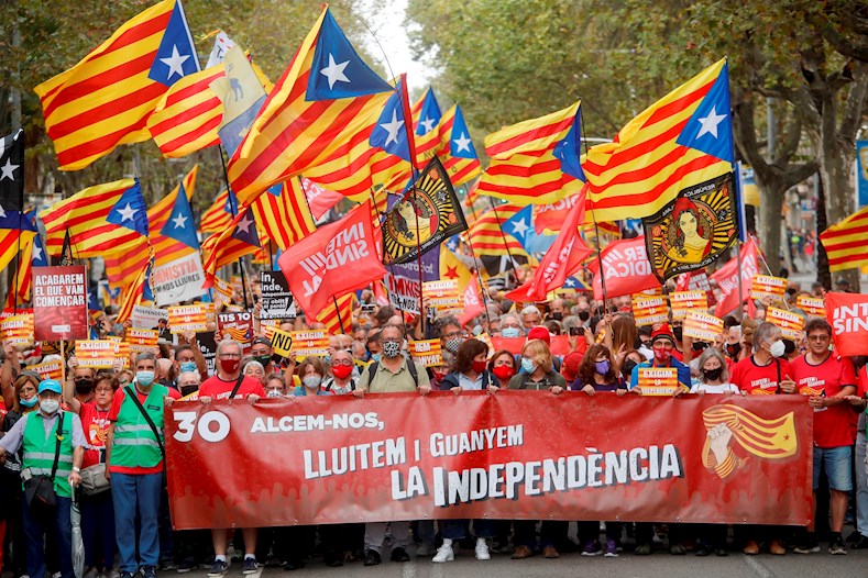Las movilizaciones se realizaron previo a la declaración del expresidente catalán Carles Puigdemont ante un juez en Cerdeña, Italia, este 4 de octubre.