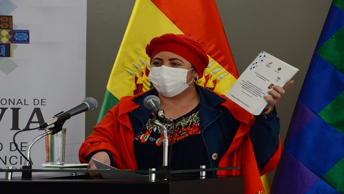 La ministra de la Presidencia remarcó que el Ejecutivo boliviano responde y seguirá haciéndolo a los intereses del pueblo.